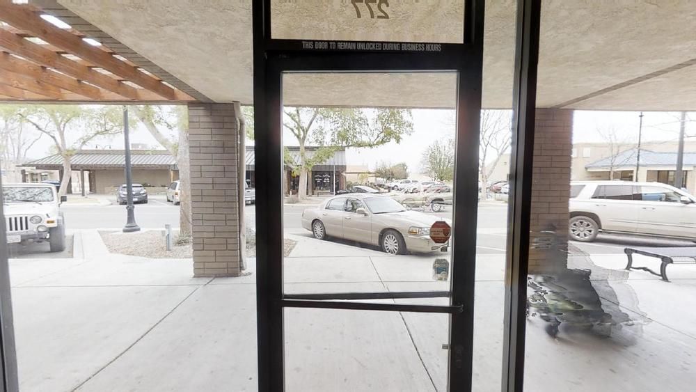 Move-In Ready Retail/Office Storefront @ Downtown Corner: 277 N 5th St, Coalinga, CA 93210